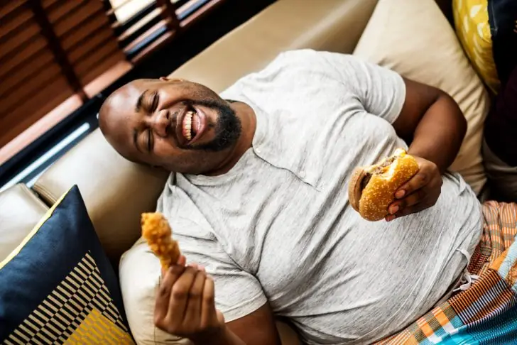 Is falling asleep after eating a sign of diabetes?